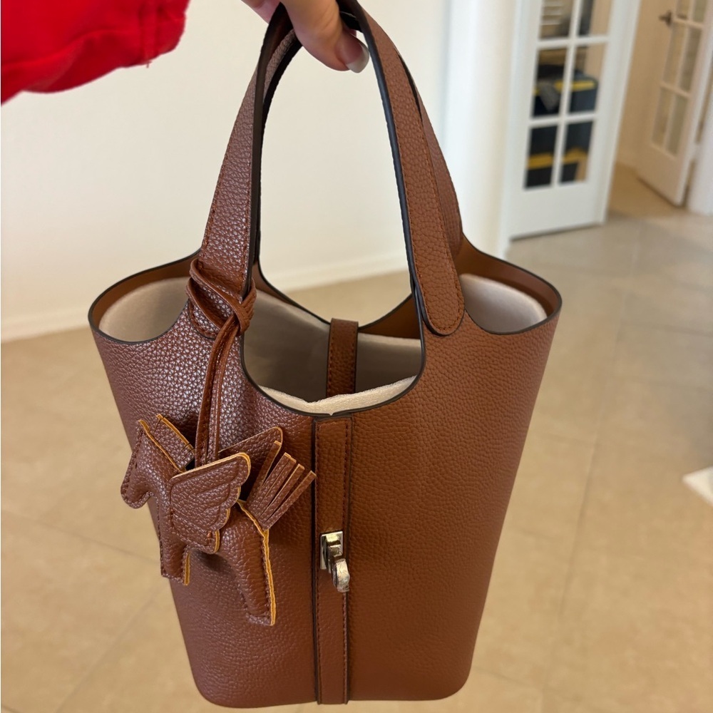 Elegant Brown Leather Tote Bag